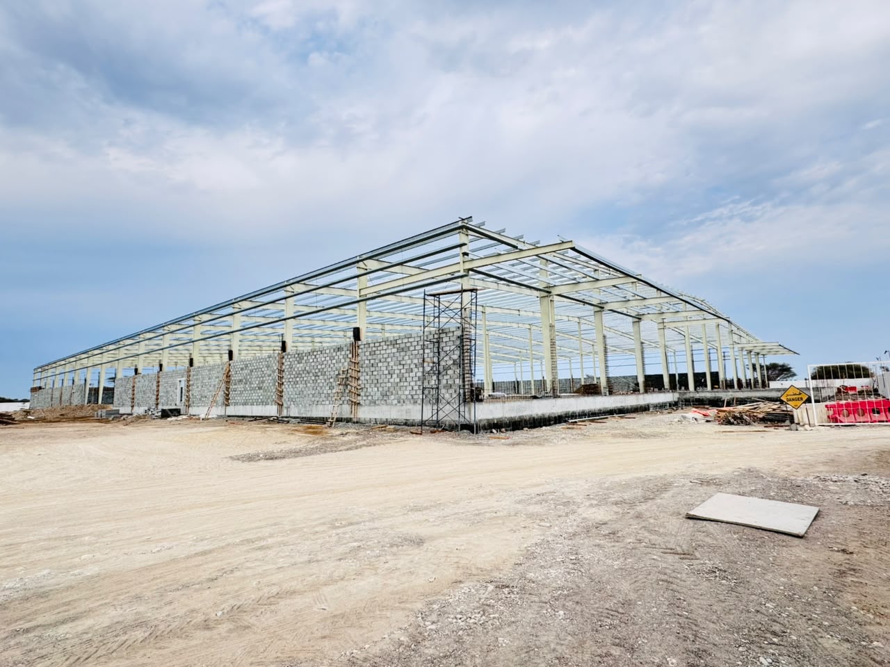 High Precision Steel Warehouse & Logistics Facility Erection